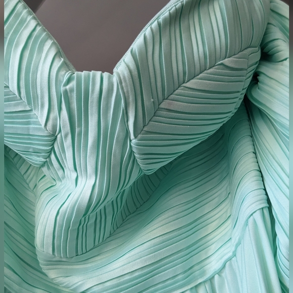 ASOS off the shoulder gown - Sz 6 - Picture 5 of 7